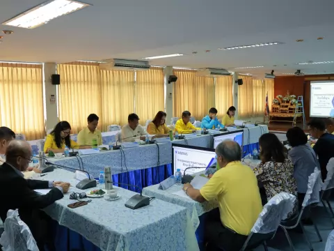 ประชุมคณะกรรมการสถานศึกษาขั้นพื้นฐานโรงเรียนเมืองกระบี่